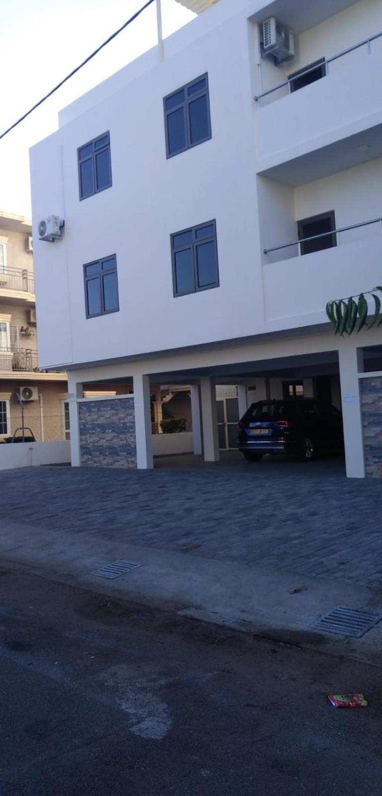 Nayuha Apt B Flic en Flac Екстер'єр фото